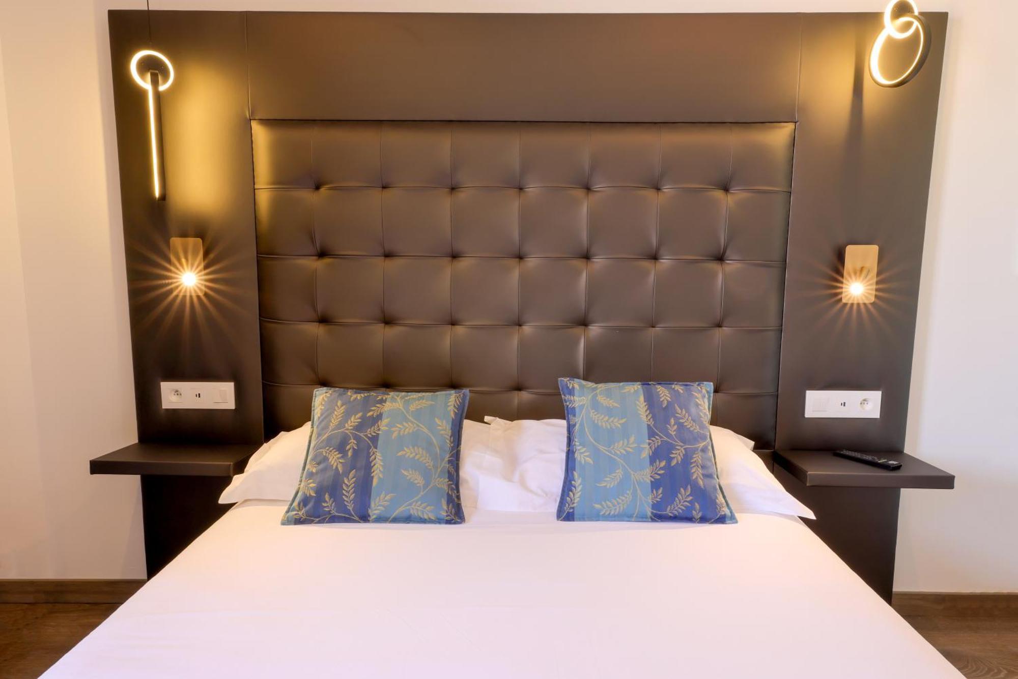 Hotel Saint Christophe Calvi  Zewnętrze zdjęcie