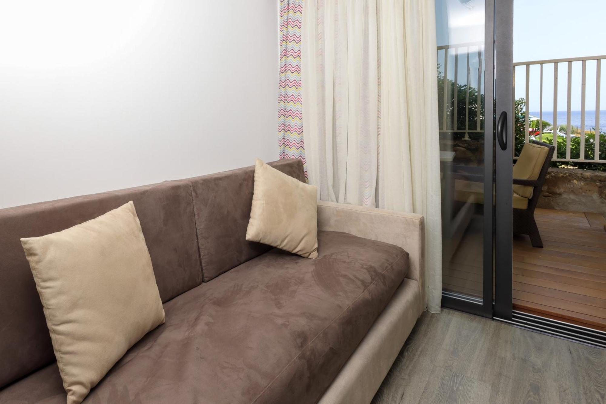 Hotel Saint Christophe Calvi  Zewnętrze zdjęcie
