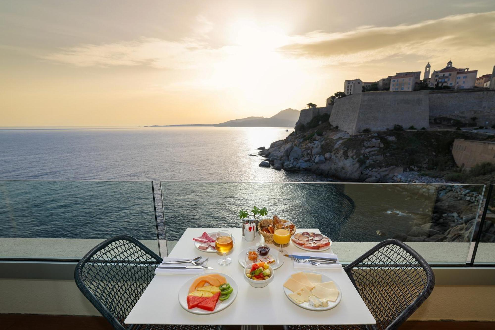Hotel Saint Christophe Calvi  Zewnętrze zdjęcie