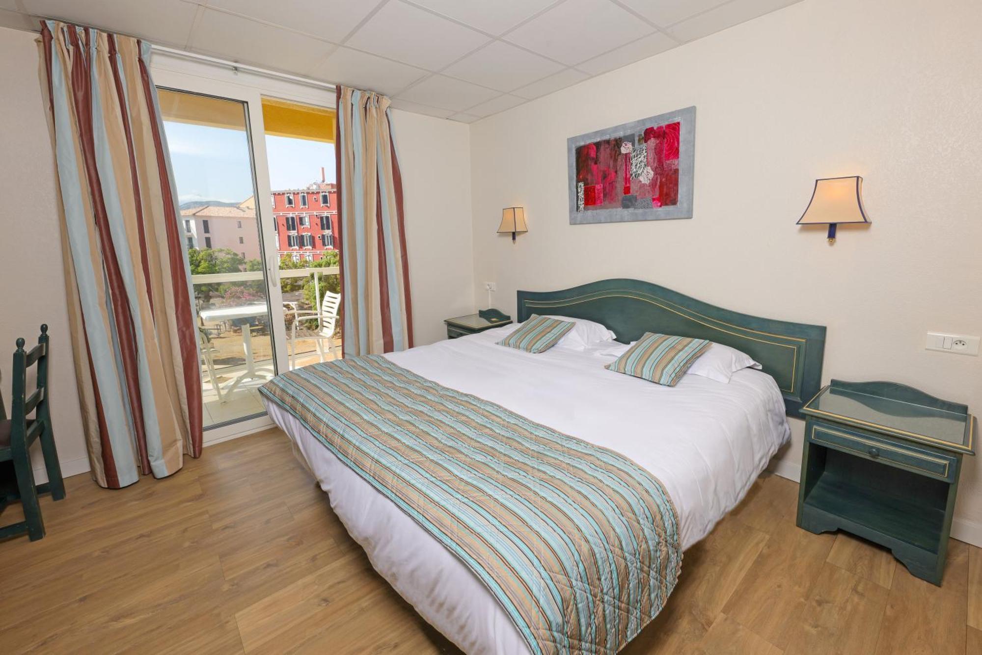 Hotel Saint Christophe Calvi  Zewnętrze zdjęcie